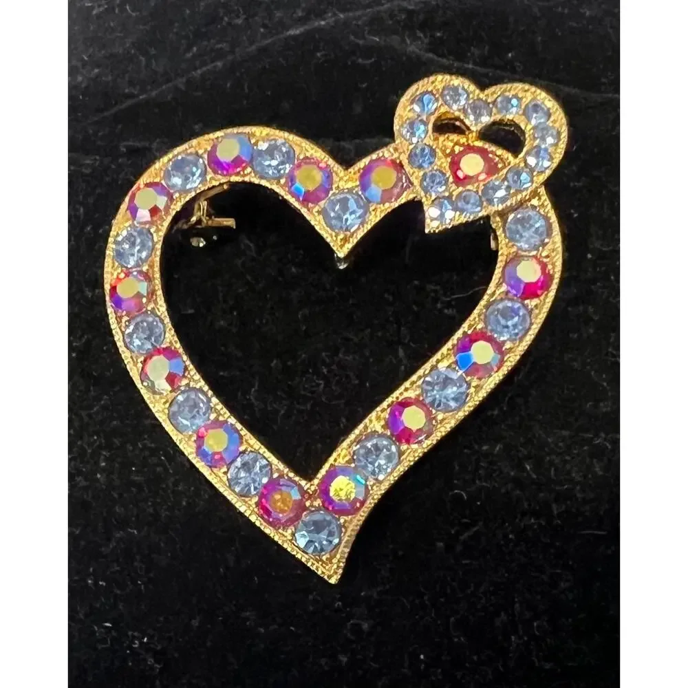 NWOT Vintage Multicolor Rhinestone Intertwined‎ Open Hearts Brooch Pin